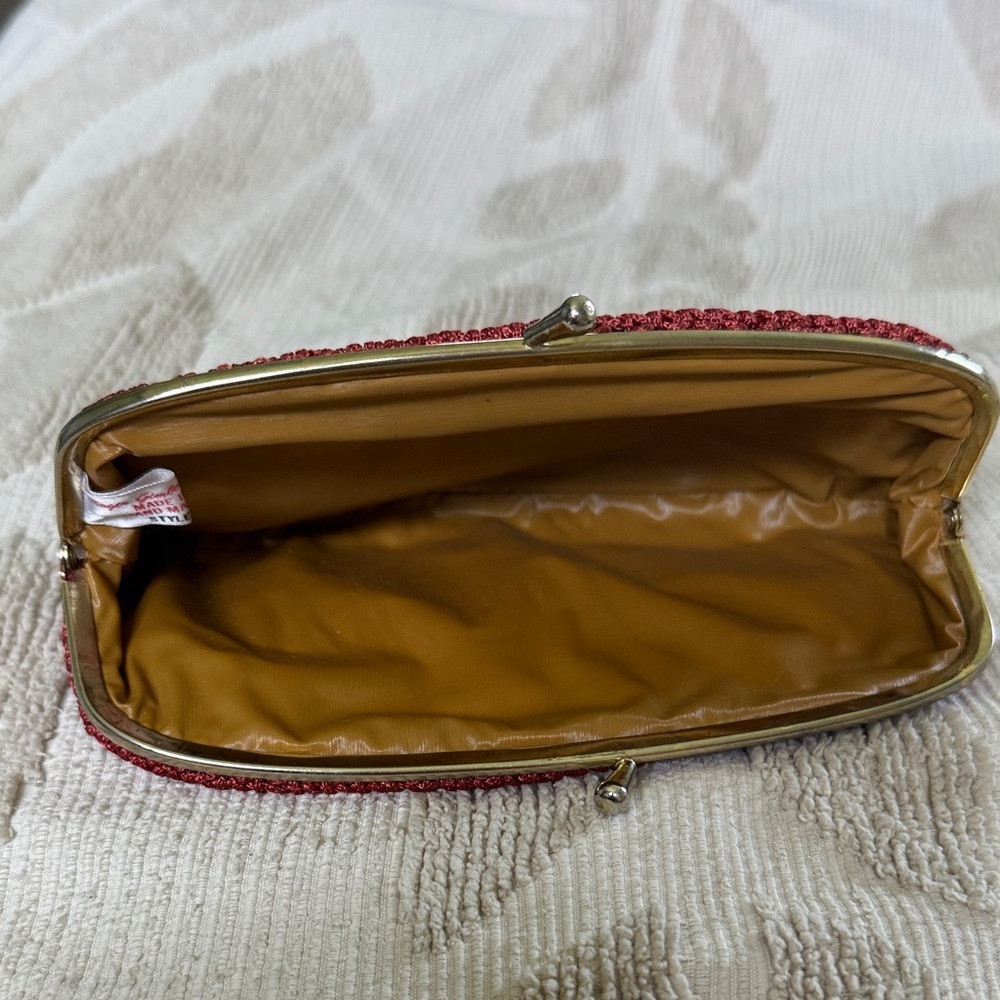 Stylish hand made and crocheted Roger Gimbel Tan and Red Glasses Case - Picture 7 of 10